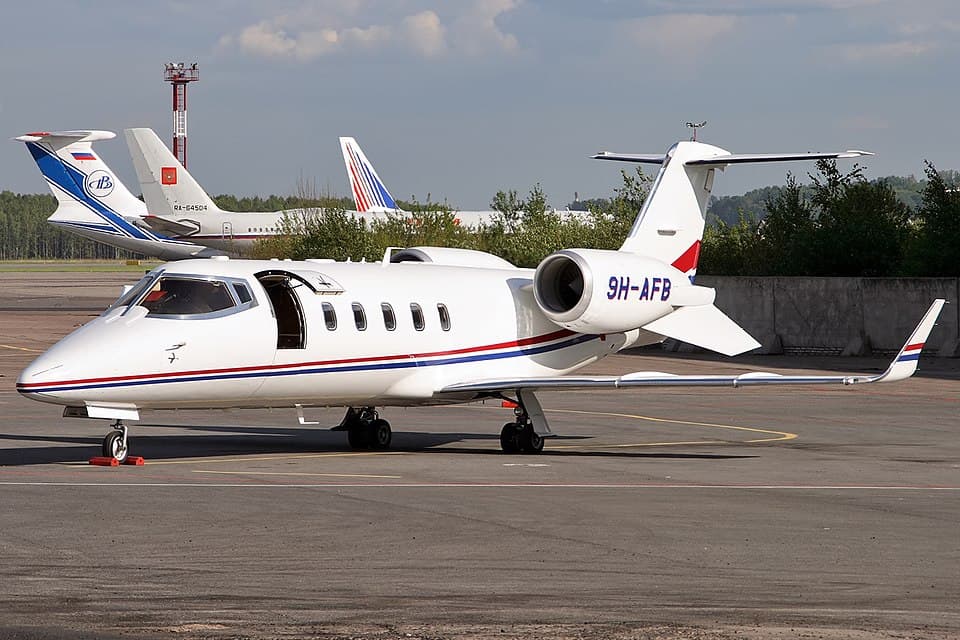 Bombardier Learjet 60XR střední tryskáč