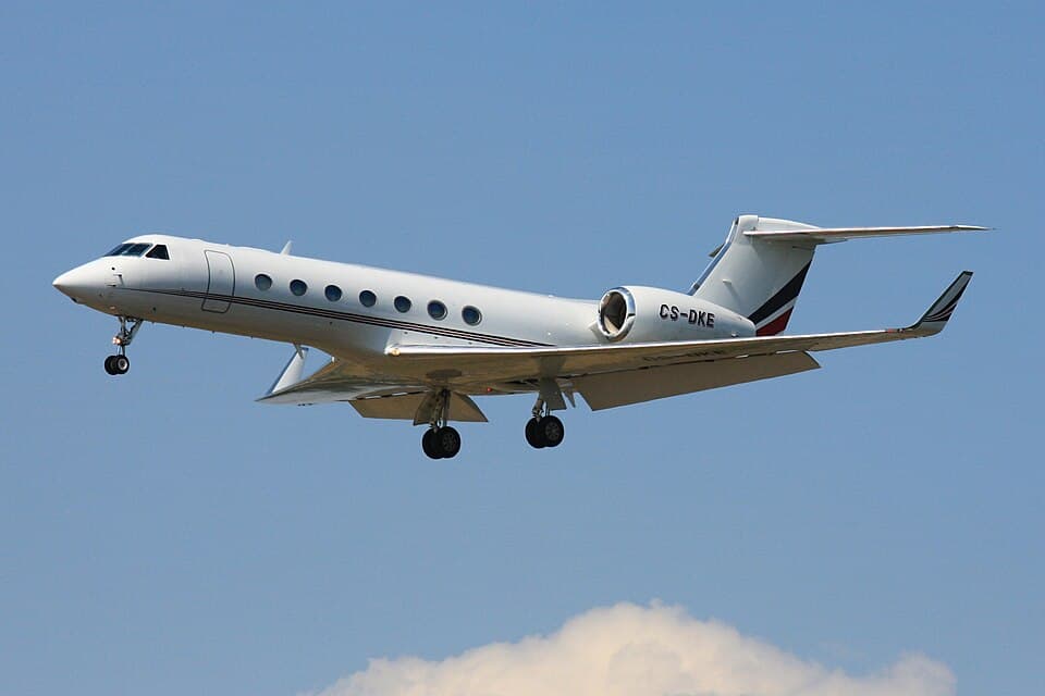 Gulfstream G550 ultra long range business jet